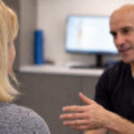 kvinna har samtal med optimum mind coach